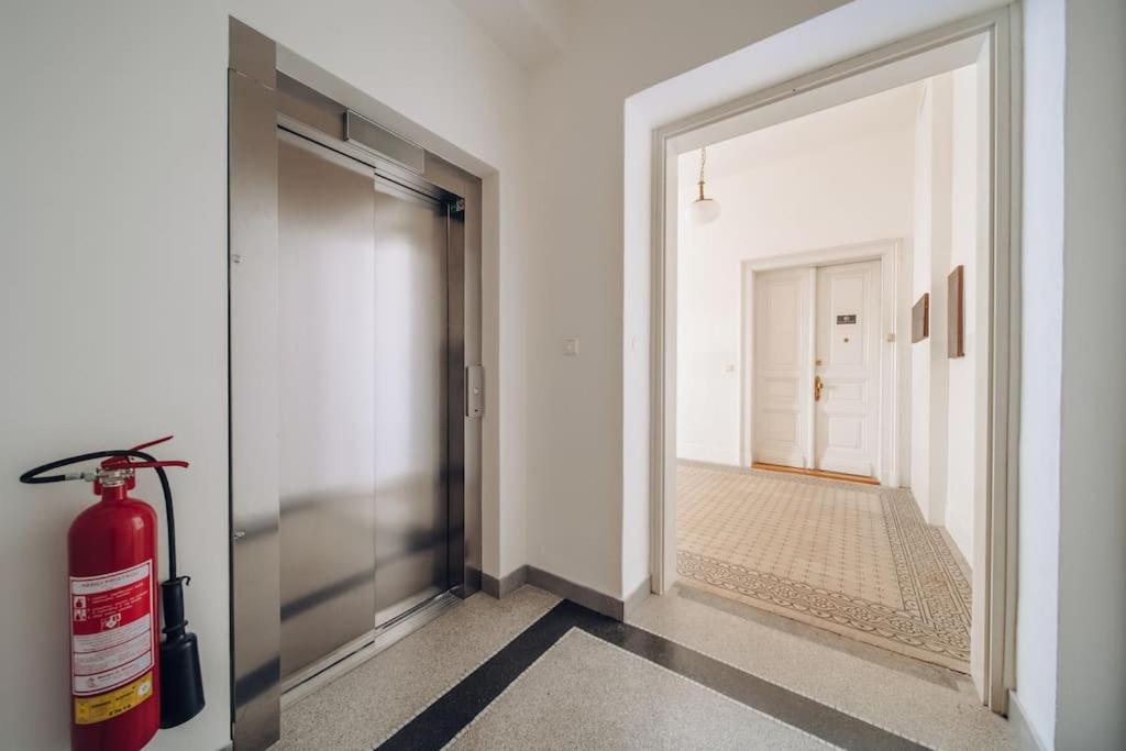 Magnificent Historical Penthouse In The Heart Of Prague Apartman Kültér fotó